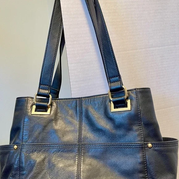 Tignanello Black Genuine Italian Leather Purse - Picture 3 of 9